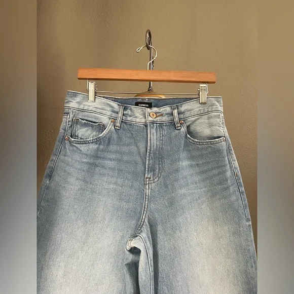 Express wash Blue High Waisted Wide Leg Jeans Size 8 R. - Picture 4 of 11